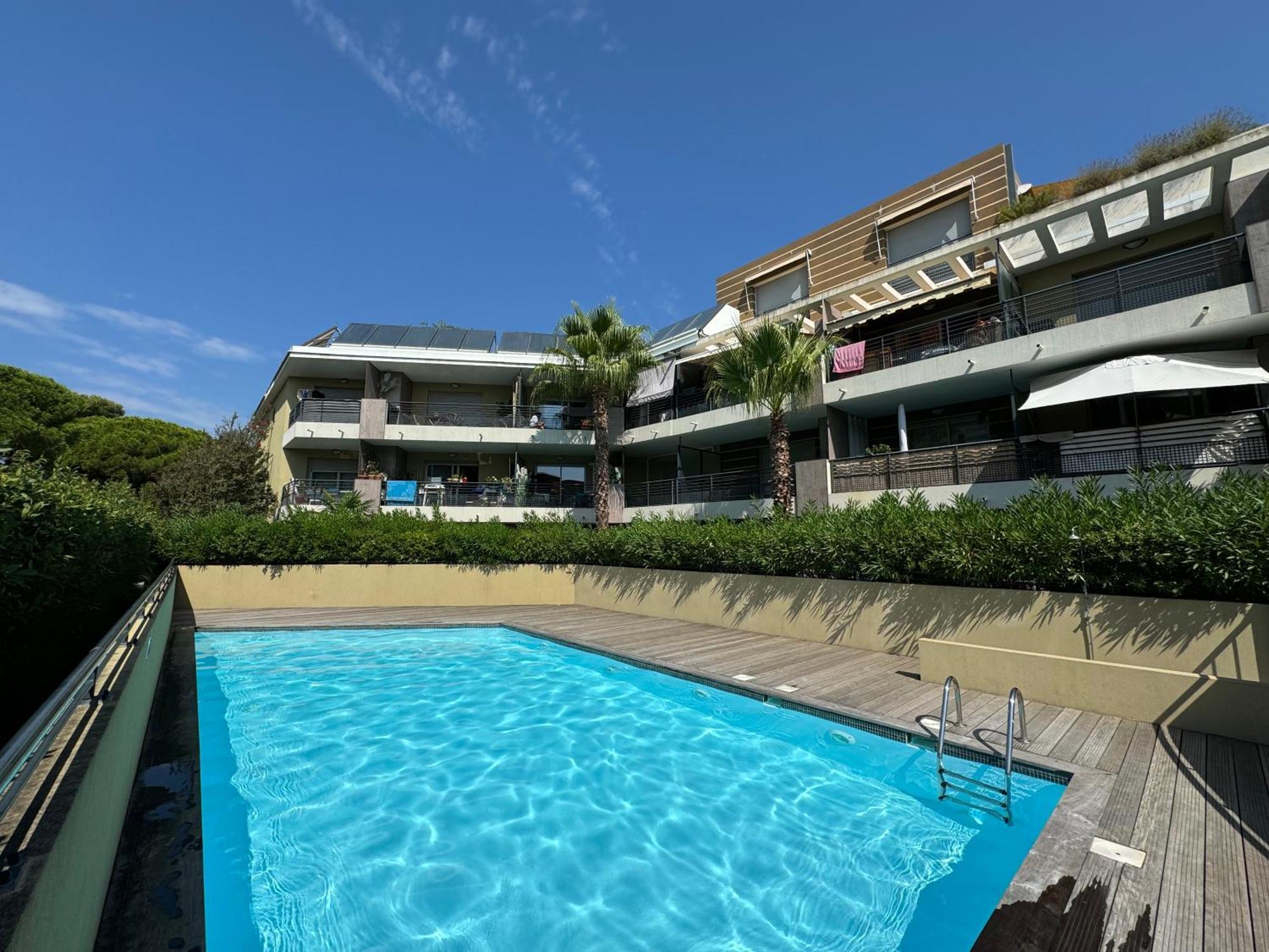 L'Appart Ideal Famille, Terrasse, Piscine, Plage Villeneuve-Loubet Exterior foto